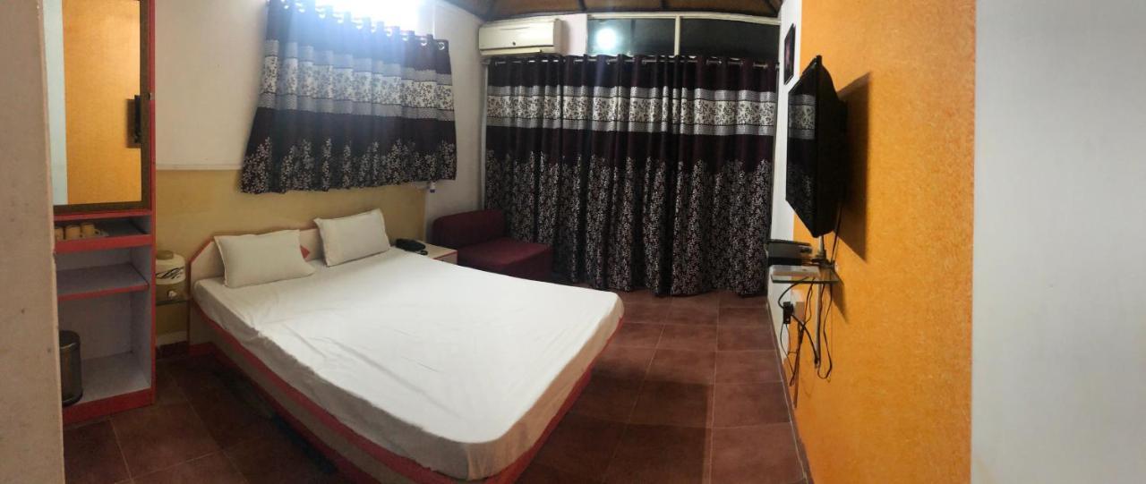 Surya Shibir Resort Poona Buitenkant foto